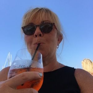 Meet your Posher, Lena